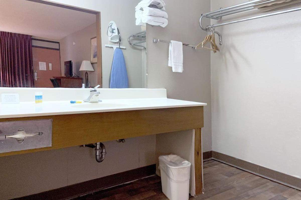 Paris Inn And Suites المظهر الخارجي الصورة