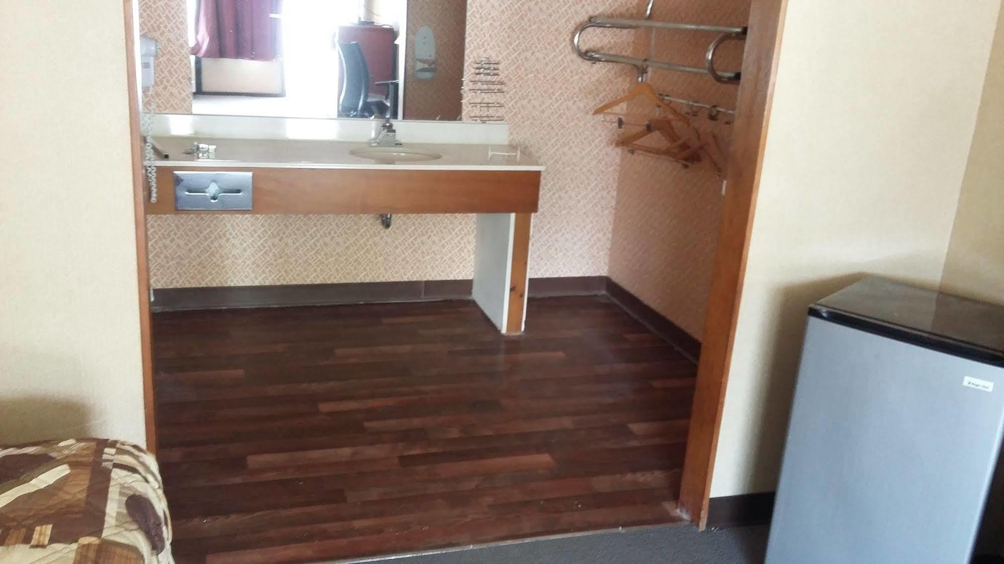Paris Inn And Suites المظهر الخارجي الصورة